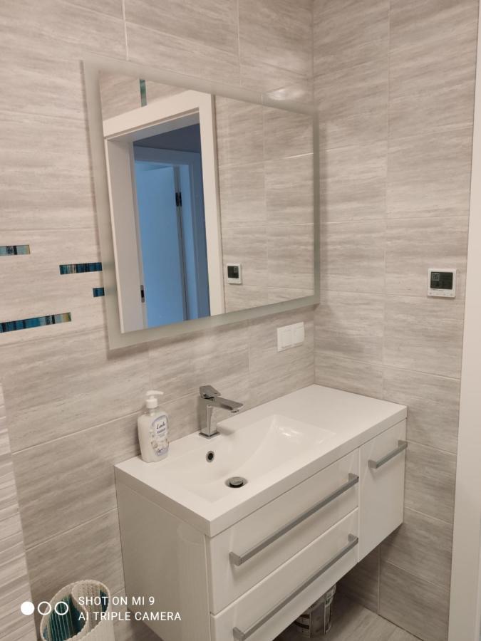 Apartament Szafir W Budynku Basenowym Morska Klifowa Rewal Exterior photo